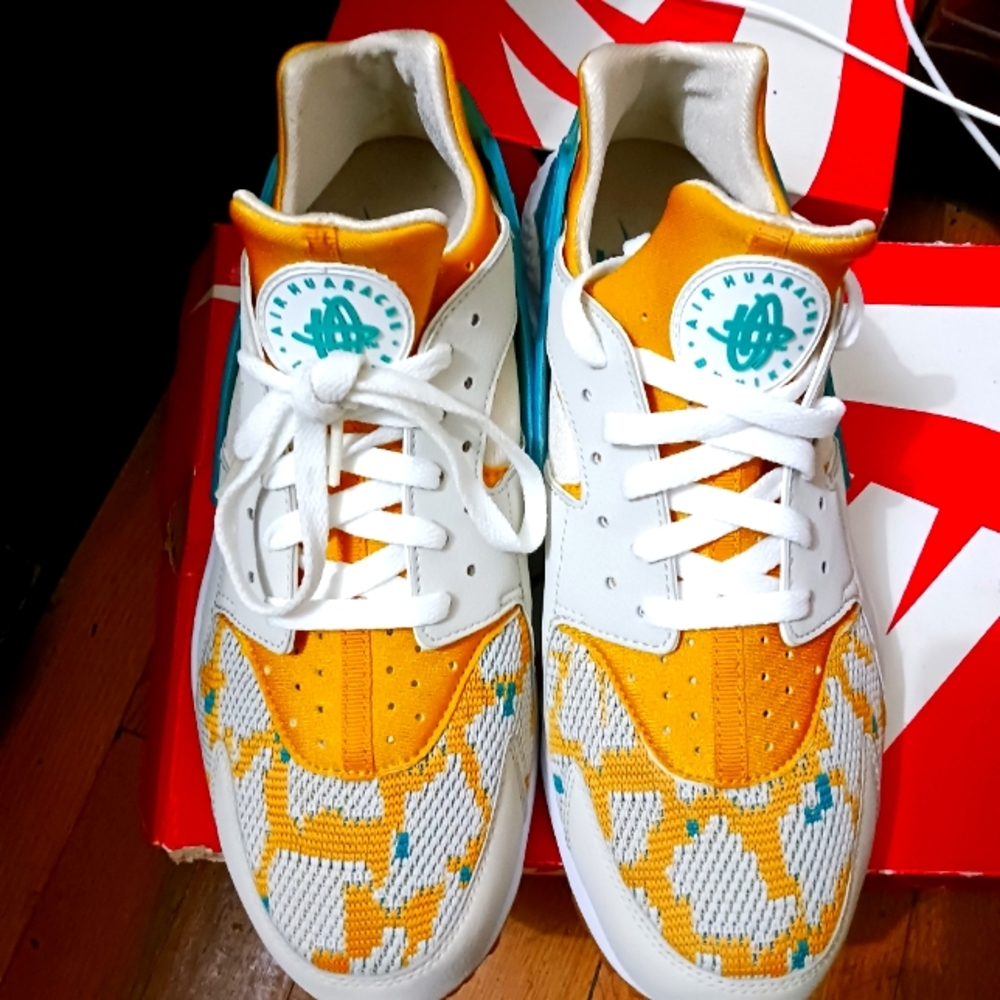 Nike Hurache Run Pa Size11 - image 2